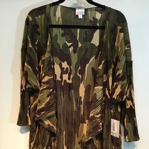 LuLaRoe Camo Shirley NWT